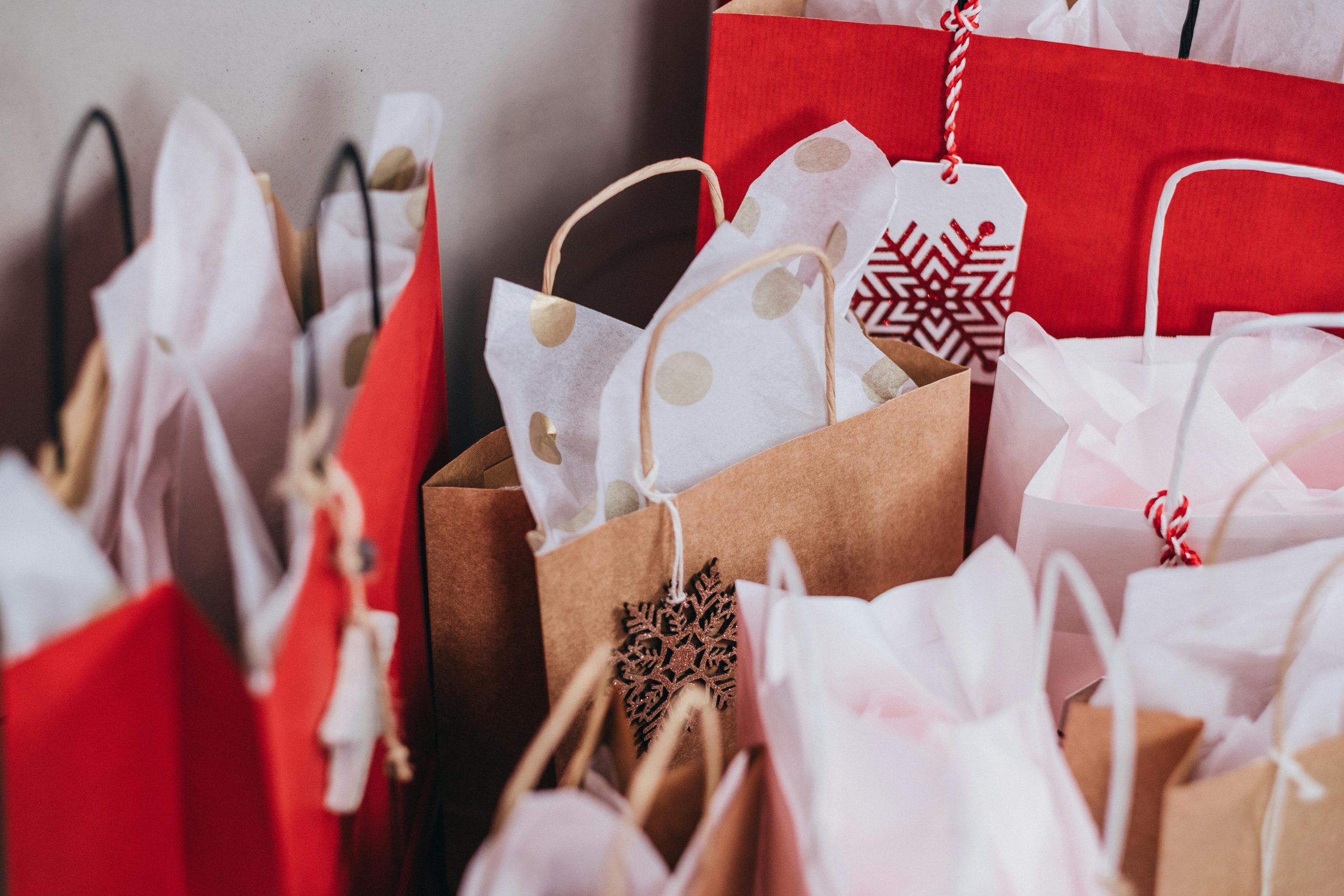 Your Guide to Holiday Shopping Near The Laureate